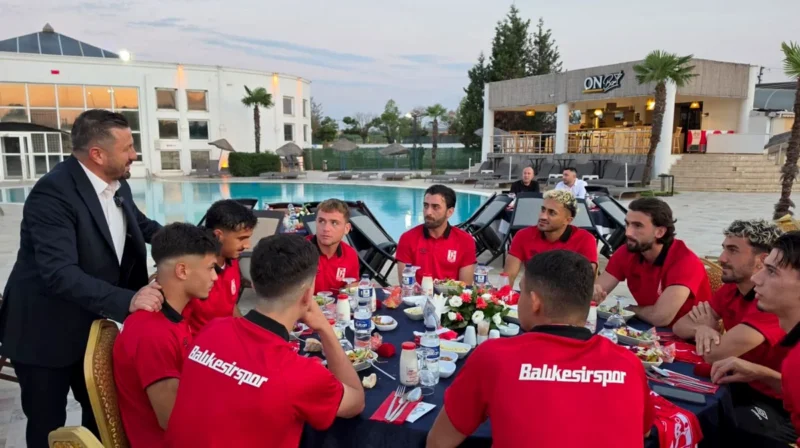 AK Parti'den Balıkesirspor'a 1.000 Forma Desteği