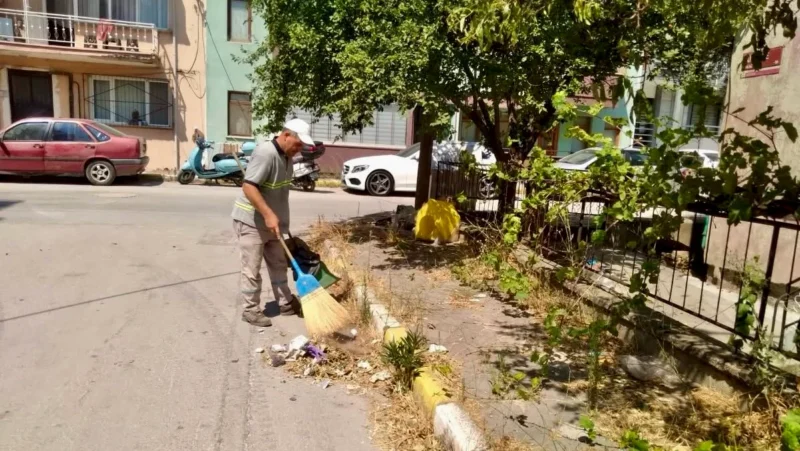 Altıeylül Belediyesi'nin 7/24 Saha Çalışmaları Devam Ediyor