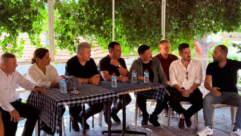 Canbey, Balıkesir Yangın Bölgesinde Vatandaşları Yalnız Bırakmadı