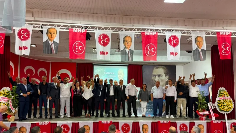 MHP Burhaniye Kongre Heyecanı: İsmail Zeybek Başkan Seçildi